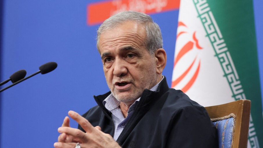 বাধা অতিক্রম করবে ইরান, পশ্চিমা চাপের মুখে আত্মসমর্পণ নয়: পেজেশকিয়ান